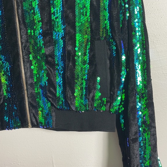 Women’s cropped sequin bomber jacket size medium - Picture 5 of 10